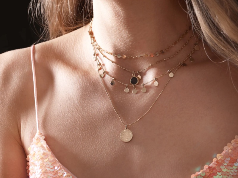 Top 10 Must Have Minimalist Fashion Jewelry for Everyday Look.