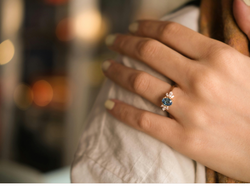 minimalist fashion jewelry for everyday look