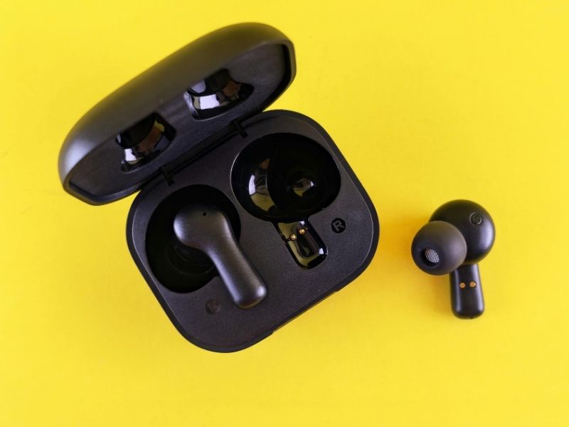 wireless earbuds